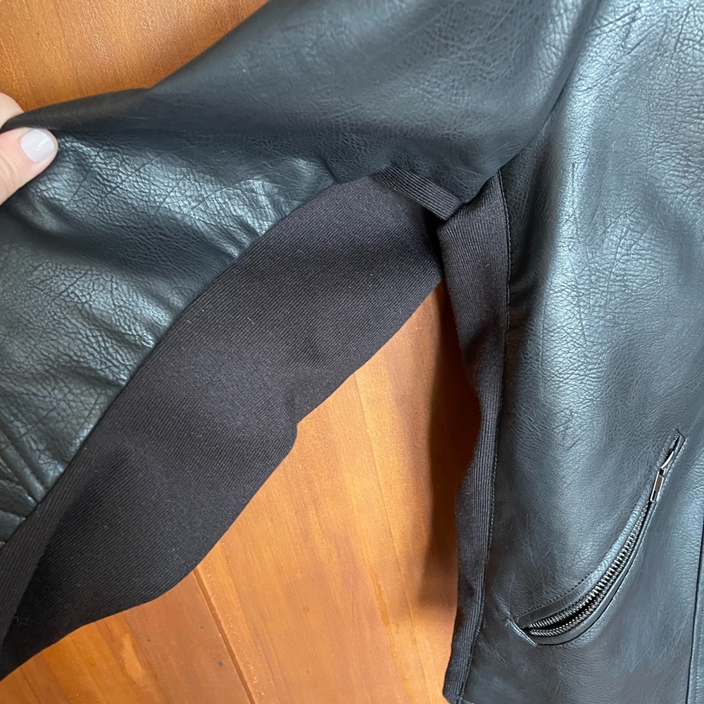 EUC Torrid Faux Leather Collarless Moto Jacket Women
+Size 3. Deep Black. - Picture 6 of 8